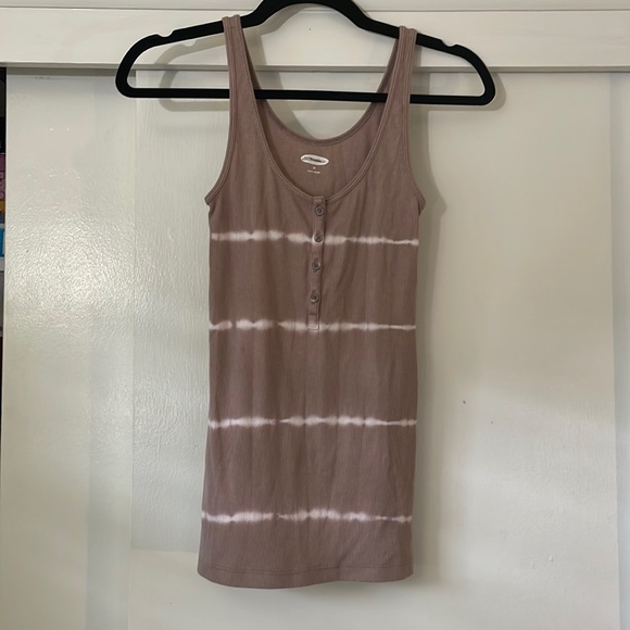 Women’s old navy tank top with buttons. - Picture 1 of 1